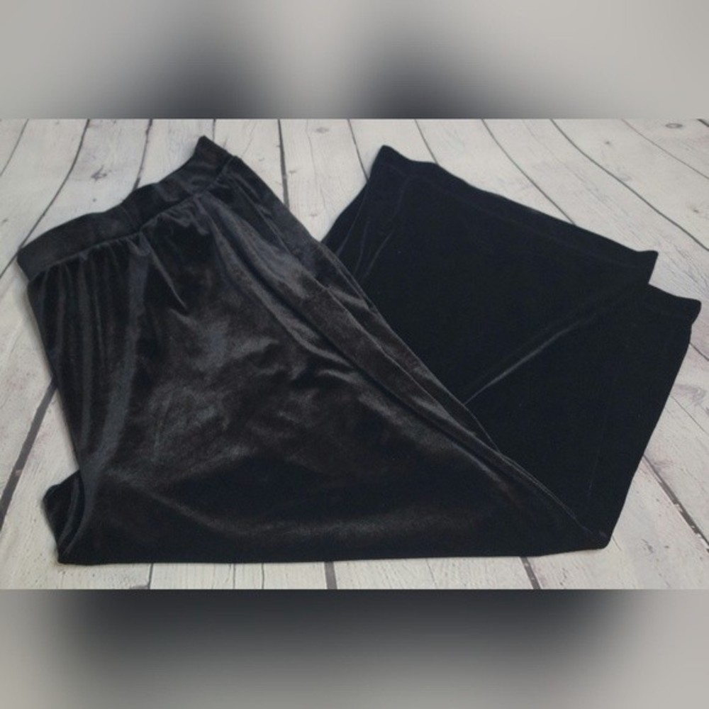 Torrid Black Velour Wide Leg Crop zlsize 3X NWT
